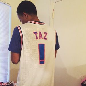 Meet your Posher, Taz